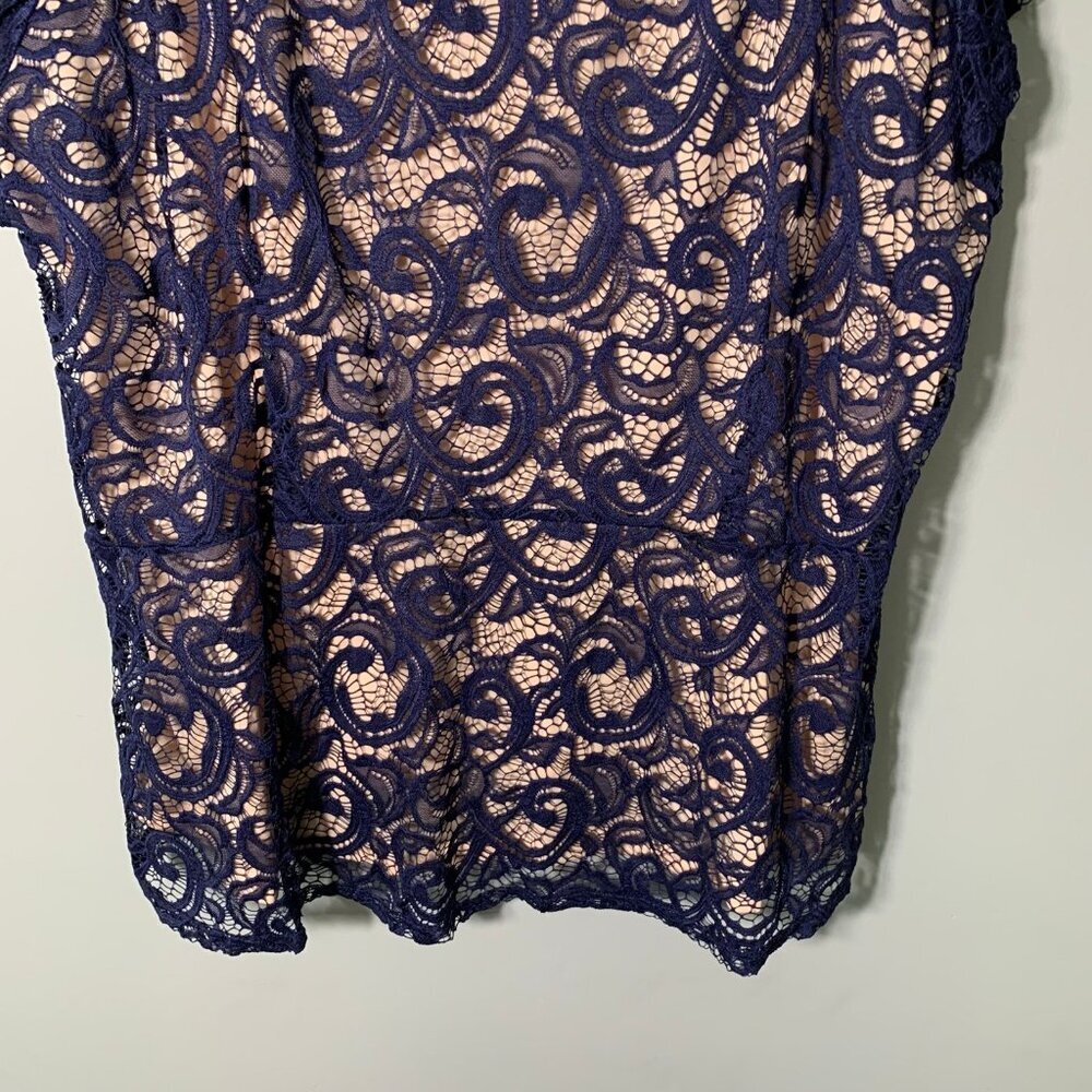 NWOT Suzanne Betro Lace Blouse Women 4X Navy Blue Short Sleeve Scoop Neck Scroll - Picture 4 of 9